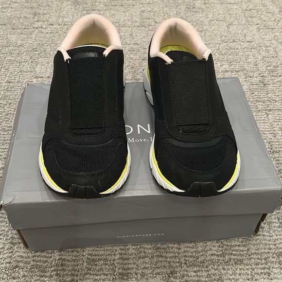 Vionic Samara Sneaker 6.5 Wide - Picture 2 of 7